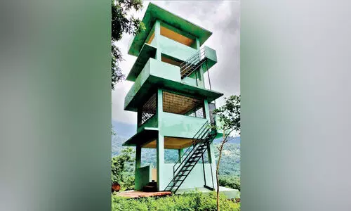 കാ​ഴ്​​ച​ക​ളി​ലേ​ക്ക്​ മി​ഴി തു​റ​ക്കാം; തു​ടി​ക്കോ​ട് വാ​ച്ച് ട​വ​ർ തു​റ​ന്നു