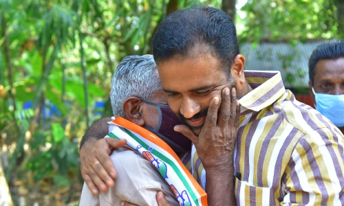 സി.ആർ മഹേഷ്​ എം.എൽ.എക്ക്​ എന്നും വെവ്വേറെ കാറുകളാണ്​; രഹസ്യമറിയാം​