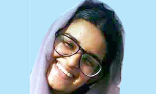 പൊ​ലീ​സ് ജീ​പ്പ് കാ​റി​ലി​ടി​ച്ച് ലോ​കോ​ള​ജ് വി​ദ്യാ​ർ​ഥി​നി മ​രി​ച്ചു