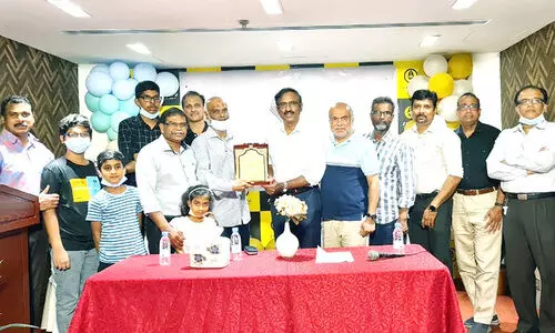 മു​ഹ​മ്മ​ദ് നി​സാ​റി​ന് സേ​വ ജി​ദ്ദ യാ​ത്ര​യ​യ​പ്പ് ന​ൽ​കി