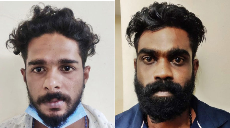 ആഡംബര കാറില് 140 കിലോ കഞ്ചാവുമായി രണ്ടുപേർ പിടിയിൽ ആഡംബര കാറില് 140 കിലോ കഞ്ചാവുമായി രണ്ടുപേർ പിടിയിൽ