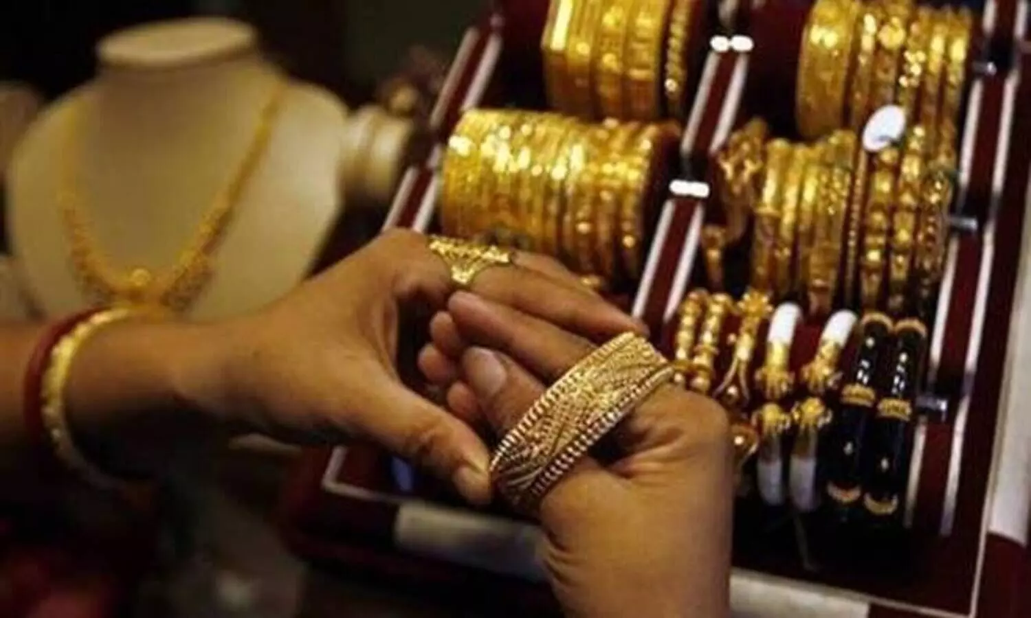 സ്വർണവില വീണ്ടും കുറഞ്ഞു