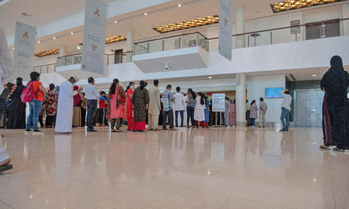 കൂ​ടു​ത​ൽ വി​ദേ​ശി​ക​ൾ​ക്ക്​ സൗ​ജ​ന്യ വാ​ക്​​സി​ൻ; പ്ര​വാ​സി​ക​ൾ​ക്ക്​ ആ​ശ്വാ​സം