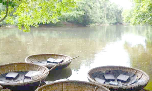 അടവി അടച്ചതറിയാതെ എത്തിയ വിനോദസഞ്ചാരികൾ മടങ്ങി