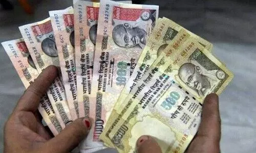 ഗുരുവായൂരിൽ അസാധു നോട്ട് വരവ് തുടരുന്നു; ദേവസ്വത്തിൻെറ കൈവശം ഒരു കോടിയോളം ഗുരുവായൂരിൽ അസാധു നോട്ട് വരവ് തുടരുന്നു; ദേവസ്വത്തിൻെറ കൈവശം ഒരു കോടിയോളം