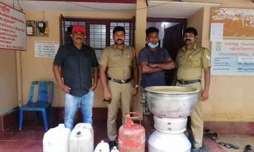 ചാരായവും വാറ്റുപകരണങ്ങളും പിടികൂടി