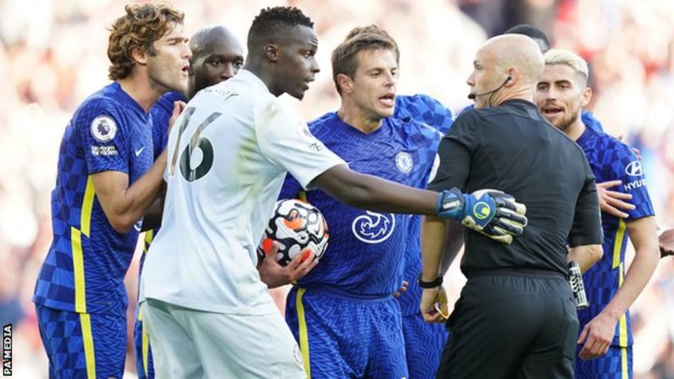 ആൻഫീൽഡിൽ കരുത്തരുടെ പോര്; ആൾബലം കുറഞ്ഞിട്ടും ലിവർപൂളിനെ പിടിച്ച് ചെൽസി ആൻഫീൽഡിൽ കരുത്തരുടെ പോര്; ആൾബലം കുറഞ്ഞിട്ടും ലിവർപൂളിനെ പിടിച്ച് ചെൽസി