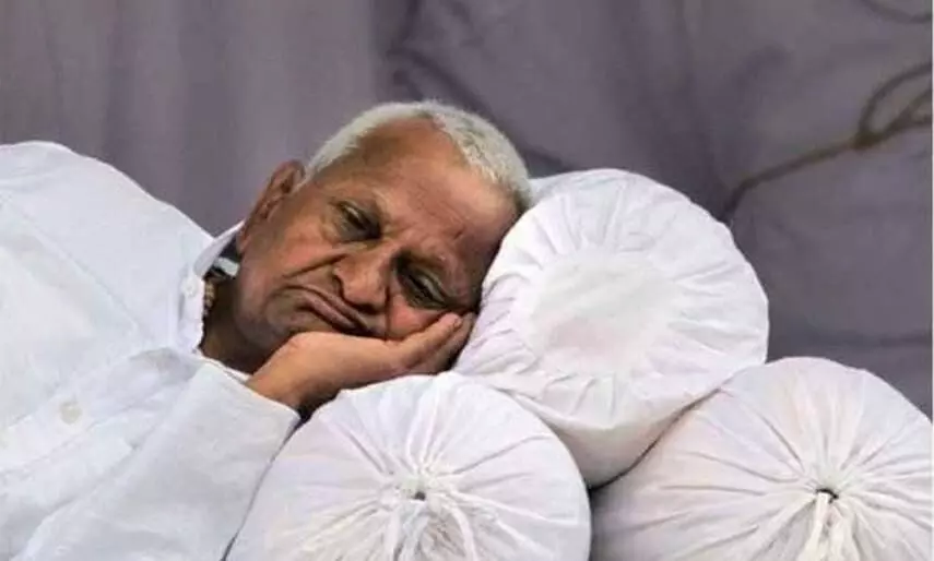 എന്തുകൊണ്ട് ക്ഷേത്രങ്ങൾ തുറക്കുന്നില്ല; മഹാരാഷ്ട്ര സർക്കാറിനെതിരെ അണ്ണാ ഹസാരെ സമരത്തിന് എന്തുകൊണ്ട് ക്ഷേത്രങ്ങൾ തുറക്കുന്നില്ല; മഹാരാഷ്ട്ര സർക്കാറിനെതിരെ അണ്ണാ ഹസാരെ സമരത്തിന്