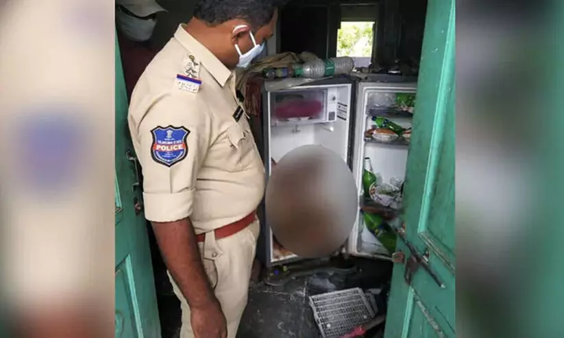 പേരമകനോടൊപ്പം താമസിച്ച വയോധികന്റെ മൃതദേഹം ഫ്രിഡ്ജിൽ നിന്നും കണ്ടെത്തി പേരമകനോടൊപ്പം താമസിച്ച വയോധികന്റെ മൃതദേഹം ഫ്രിഡ്ജിൽ നിന്നും കണ്ടെത്തി