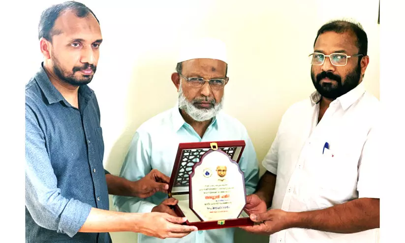 ഖസീം പ്രവാസിസംഘം യാത്രയയപ്പ് നൽകി ഖസീം പ്രവാസിസംഘം യാത്രയയപ്പ് നൽകി