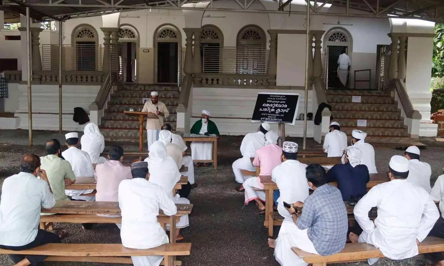 ചരിത്രം വികലമാക്കുന്നവർക്കെതിരെ തെരുവോര ചരിത്ര ക്ലാസൊരുക്കി എസ്.വൈ.എസ്