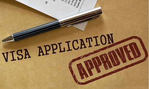 60 വയസ്സ് കഴിഞ്ഞ ബിരുദമില്ലാത്തവർക്ക്​ ആറുമാസം വിസ നീട്ടിനൽകും