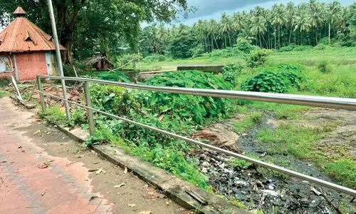 അഴുക്കുചാലുകളൊഴുകുന്നു; ശാപമോക്ഷം കാത്ത്​ കൽപാത്തിപ്പുഴ