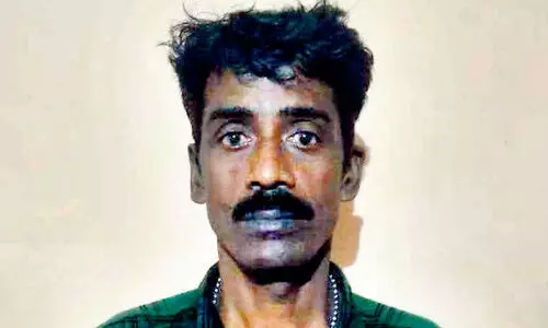 ച​ന്ദ​നം മു​റി​ച്ചു​ക​ട​ത്തി​യ കേ​സി​ലെ മു​ഖ്യ​പ്ര​തി പി​ടി​യി​ൽ