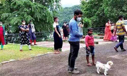 നെയ്യാർഡാമിലേക്ക് സഞ്ചാരികളുടെ ഒഴുക്ക്