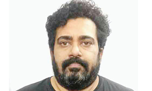 വീ​ട് നി​ർ​മാണം: അ​ധി​ക സ്ക്വ​യ​ർ ഫീ​റ്റു​ണ്ടെ​ന്ന് പ​റ​ഞ്ഞ് ല​ക്ഷ​ങ്ങ​ൾ ത​ട്ടി​യ ആ​ൾ അ​റ​സ്​​റ്റി​ൽ