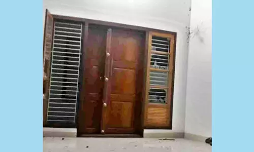 ലേറ്റസ്​റ്റ്​ പത്രാധിപരുടെ വീടിനുനേരെ ബോംബേറ്