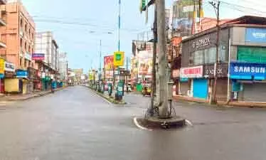 കണ്ണൂരിൽ ഒരാഴ്ചക്കിടെ 120 കോവിഡ് മരണം; 32 നഗരസഭ വാര്ഡുകളില് ട്രിപ്ള് ലോക്ഡൗണ് കണ്ണൂരിൽ ഒരാഴ്ചക്കിടെ 120 കോവിഡ് മരണം; 32 നഗരസഭ വാര്ഡുകളില് ട്രിപ്ള് ലോക്ഡൗണ്