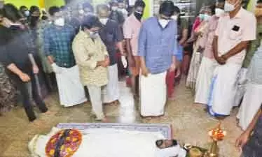 എെൻറ ജീവിതത്തിെൻറ ഭാഗമാണ് വേർപ്പെട്ടത്; ഹൃദയത്തിൽതൊട്ട് ബി. ഉണ്ണികൃഷ്ണെൻറ ഫേസ്ബുക് പോസ്റ്റ് എെൻറ ജീവിതത്തിെൻറ ഭാഗമാണ് വേർപ്പെട്ടത്; ഹൃദയത്തിൽതൊട്ട് ബി. ഉണ്ണികൃഷ്ണെൻറ ഫേസ്ബുക് പോസ്റ്റ്