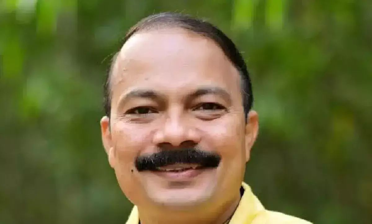 നെടുമങ്ങാട്​ യു.ഡി.എഫ്​ സ്ഥാനാർഥിയായിരുന്ന പി.എസ്​.പ്രശാന്തിനെ കോൺഗ്രസ്​ പുറത്താക്കി