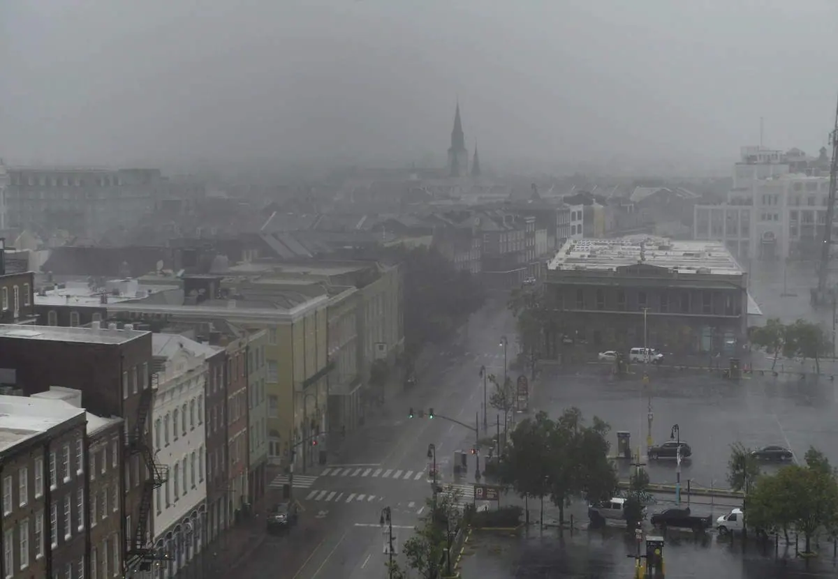 ചുഴലിക്കാറ്റിൽ ആടിയുലഞ്ഞ്​ യു.എസ്​; തിരിച്ചൊഴുകി മിസിസിപ്പി പുഴ