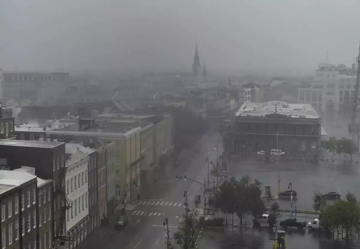 ചുഴലിക്കാറ്റിൽ ആടിയുലഞ്ഞ്​ യു.എസ്​; തിരിച്ചൊഴുകി മിസിസിപ്പി പുഴ