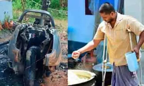 കണ്ണിൽച്ചോരയില്ലാത്ത ക്രൂരതക്കെതിരെ നാടൊരുമിച്ചു; കത്തിച്ച സ്​കൂട്ടറിന് പകരം വാങ്ങിനൽകും