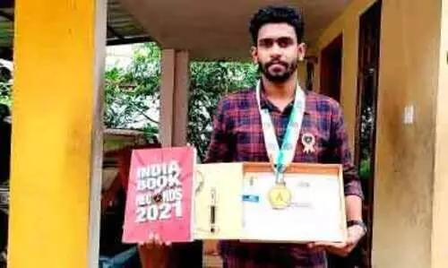 ഇൻവർട്ടഡ് ആർട്ട് ചിത്രരചനയിൽ ഇരട്ട റെക്കോഡ്