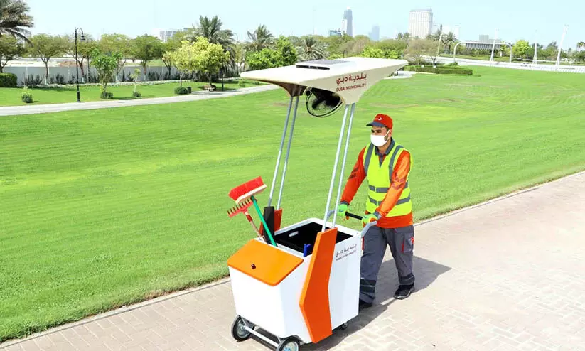 മുനിസിപ്പാലിറ്റി ജീവനക്കാർക്ക്​ ട്രോളികൾ തണൽവിരിക്കും