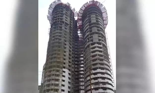 നോ​യ്​​ഡ​യി​ലെ 40 നി​ല ഭ​വ​ന​ സ​മു​ച്ച​യം പൊ​ളി​ക്ക​ണ​മെ​ന്ന്​ സു​പ്രീം​കോ​ട​തി; ഫ്ലാറ്റുടമകൾക്ക്​ നിർമാണ കമ്പനി നഷ്​ടപരിഹാരം നൽകണം