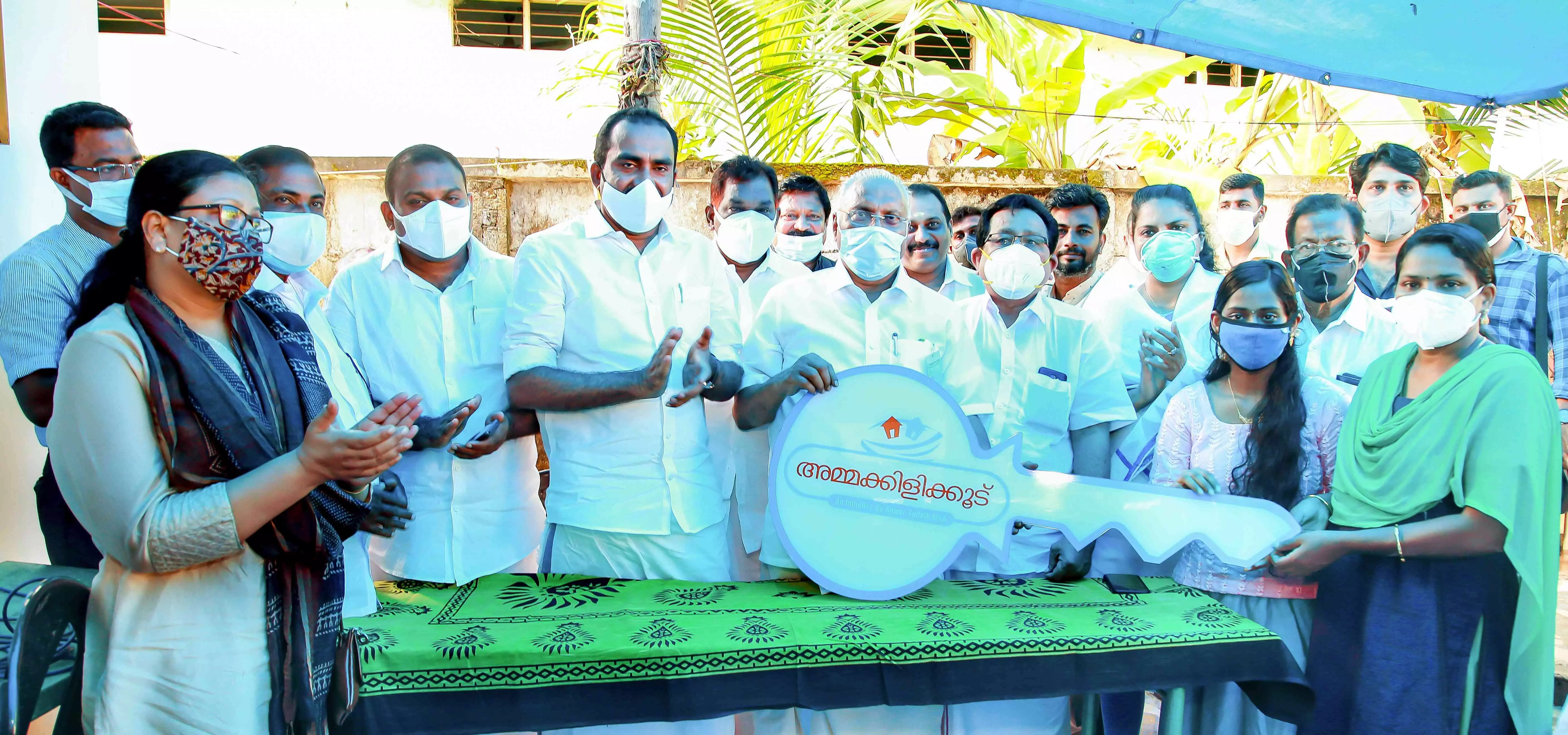 സജിതക്കും മകൾക്കും സുരക്ഷയൊരുക്കി അമ്മക്കിളിക്കൂടിന്റെ 44ാമത് ഭവനം സജിതക്കും മകൾക്കും സുരക്ഷയൊരുക്കി അമ്മക്കിളിക്കൂടിന്റെ 44ാമത് ഭവനം