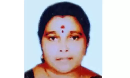 ഒ​റ്റ​ക്ക് താ​മ​സി​ക്കു​ന്ന വ​യോ​ധി​ക​യു​ടെ സ​ഹാ​യി​ ​മ​രി​ച്ചനി​ല​യി​ൽ