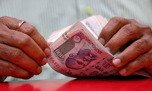 രൂപയുടെ മൂല്യം വീണ്ടും ഇടിഞ്ഞു