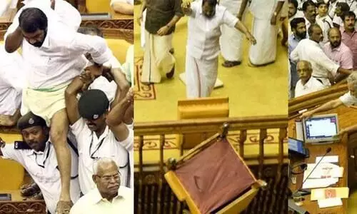 നിയമസഭ കൈയാങ്കളിക്കേസ്: സ്പെഷൽ പ്രോസിക്യൂഷൻ വേണമെന്ന് ചെന്നിത്തല നിയമസഭ കൈയാങ്കളിക്കേസ്: സ്പെഷൽ പ്രോസിക്യൂഷൻ വേണമെന്ന് ചെന്നിത്തല