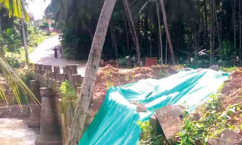 സത്രംകാവ് പാലം അറ്റകുറ്റപ്പണി തുടങ്ങിയില്ല; സുരക്ഷിത യാത്ര അകലെ സത്രംകാവ് പാലം അറ്റകുറ്റപ്പണി തുടങ്ങിയില്ല; സുരക്ഷിത യാത്ര അകലെ