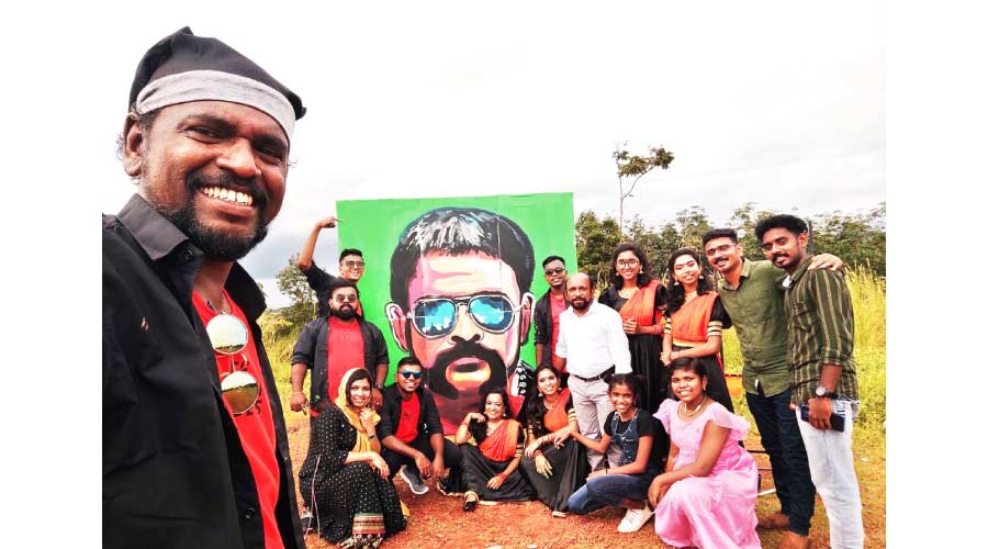 നടൻ ജയസൂര്യക്ക് ജന്മദിന സമ്മാനമായി ഡാവിഞ്ചി ഫാമിലിയുടെ നൃത്ത ചിത്രം നടൻ ജയസൂര്യക്ക് ജന്മദിന സമ്മാനമായി ഡാവിഞ്ചി ഫാമിലിയുടെ നൃത്ത ചിത്രം