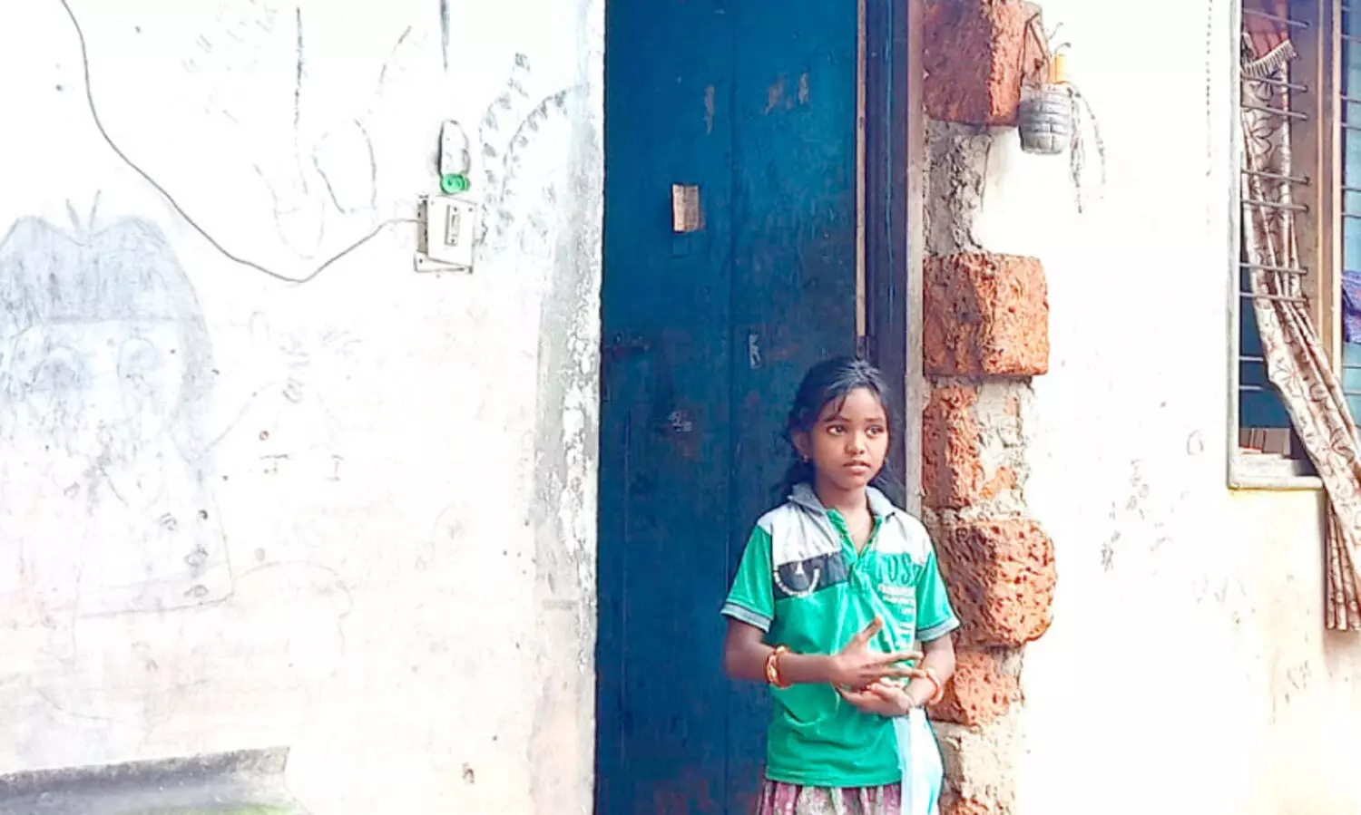 അച്ഛനു പിന്നാലെ അമ്മയും പോയി; സങ്കടക്കടലിൽ ശിവപ്രിയ