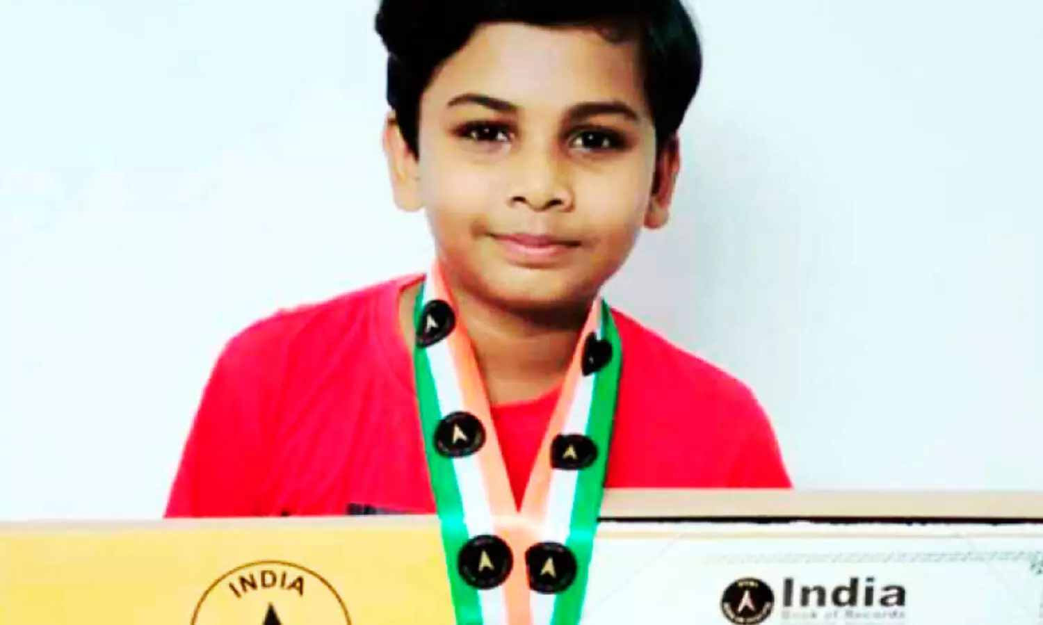 മിനിറ്റിൽ അറുപത് സസ്യങ്ങളുടെ പേര്: ഇന്ത്യ ബുക്ക് ഓഫ് റെക്കോഡിൽ ഇടം നേടി ഒമ്പത്കാരൻ