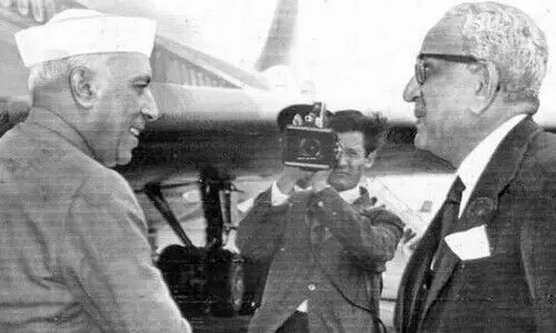 ഭ​ര​ണ​ഘ​ട​ന രാ​ഷ്​​ട്രീ​യ പാ​ഠ​പു​സ്​​ത​ക​മാ​കു​േ​മ്പാ​ൾ