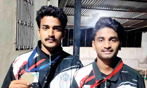 വടംവലി മത്സരത്തിൽ​​ അഭിമാനമായി  പർവീസും സ്വാഫിനും