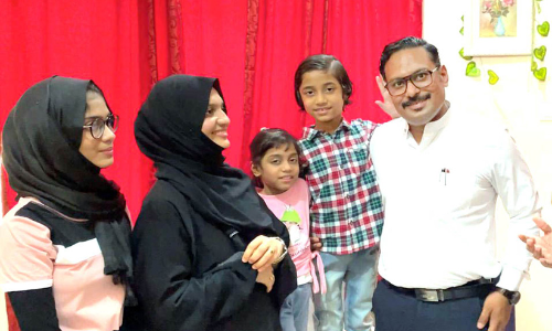 ഇവിടെയുണ്ട്,​ ആ മലയാളി കുടുംബം