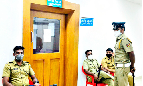 തൃക്കാക്കര നഗരസഭ ഓണസമ്മാന വിവാദം: അധ്യക്ഷയുടെ വാദങ്ങൾ പൊളിക്കുന്ന ദൃശ്യങ്ങൾ പുറത്ത്