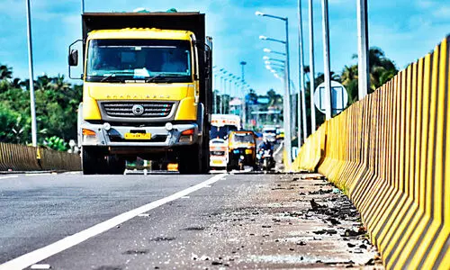 ബൈപാസിൽ അപകടം തുടർക്കഥ; ഇതുവരെ പൊലിഞ്ഞത് നാലു ജീവൻ ബൈപാസിൽ അപകടം തുടർക്കഥ; ഇതുവരെ പൊലിഞ്ഞത് നാലു ജീവൻ