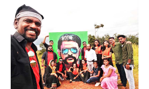 ന​ട​ൻ ജ​യ​സൂ​ര്യ​ക്ക്​ ജ​ന്മ​ദി​ന സ​മ്മാ​ന​മാ​യി ഡാ​വി​ഞ്ചി ഫാ​മി​ലി​യു​ടെ നൃ​ത്ത ചി​ത്രം