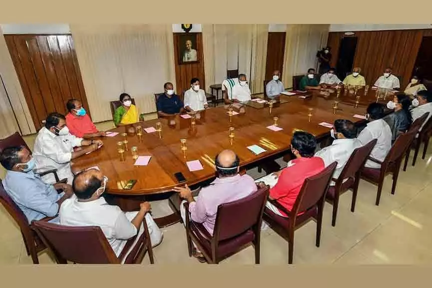 മന്ത്രിമാർ​ പഠിക്കാനിരിക്കും; മന്ത്രിസഭക്ക്​ മൂന്ന്​ ദിവസത്തെ പരിശീലനം