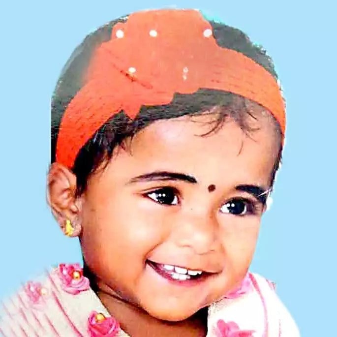 ഒളിച്ചുകളിക്കുന്നതിനിടെ ഫ്രിഡ്ജിൽനിന്ന്​ ഷോക്കേറ്റ് ഒന്നര വയസ്സുകാരി മരിച്ചു