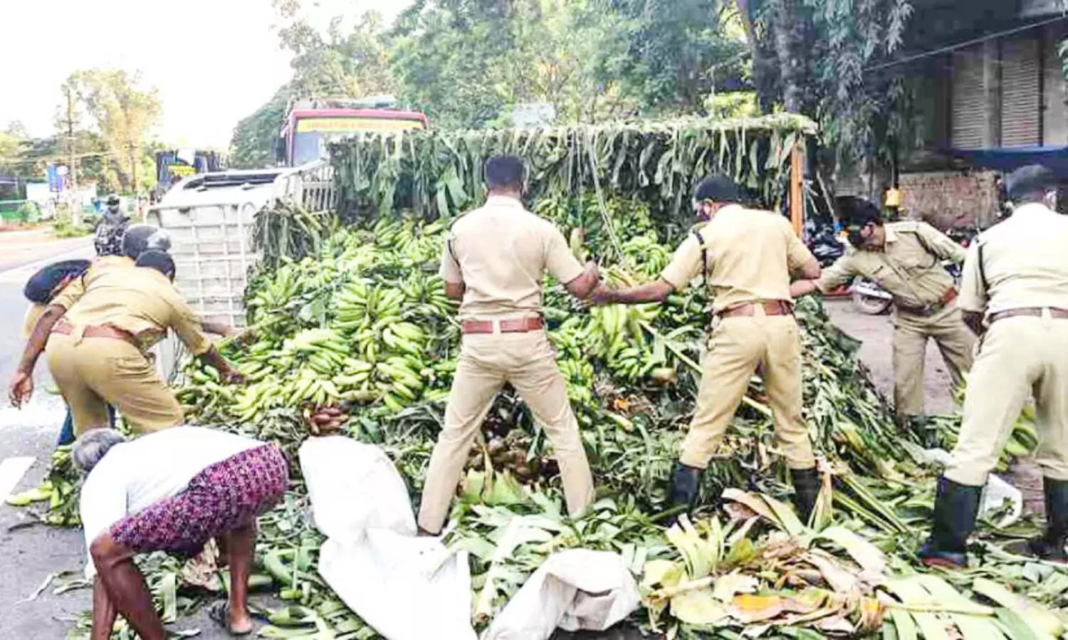 ambalapuzha mini lorry accident