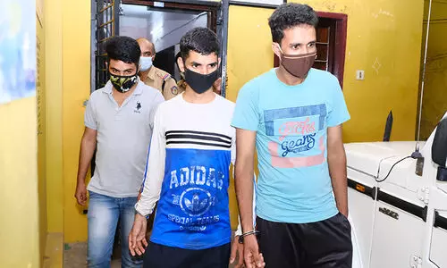 എ.ടി.എമ്മിൽ പണം നിറക്കുന്ന സുരക്ഷാ സേനാംഗങ്ങളുടെ തോക്ക്​ ലൈസൻസ് വ്യാജം; അഞ്ച്​ പേർ അറസ്​റ്റിൽ