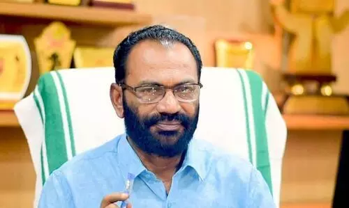 അരുവിക്കരയിലെ വീഴ്​ച: വി.കെ. മധുവിനെ തരംതാഴ്​ത്തി