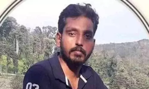 യുവാവിൻ്റെ മരണം: ദുരൂഹതയെപ്പറ്റി അന്വേക്ഷിക്കണമെന്നാവശ്യപ്പെട്ട് പിതാവിൻ്റെ പരാതി